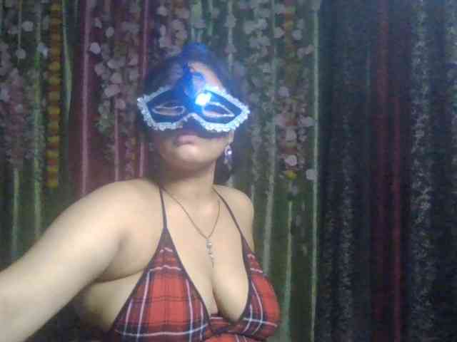 Naughtyladki webcam