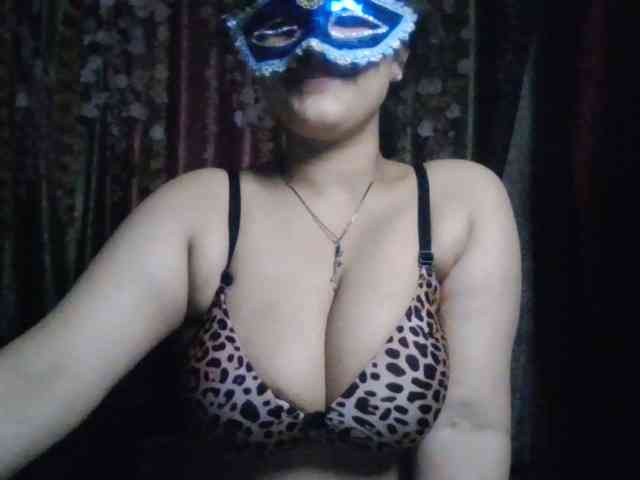 Naughtyladki webcam
