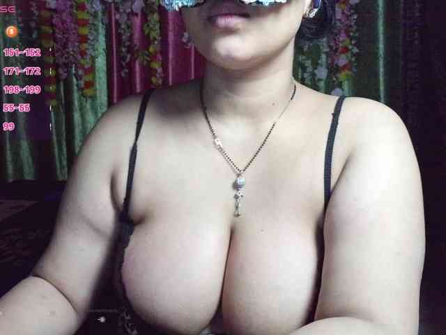 Naughtyladki webcam