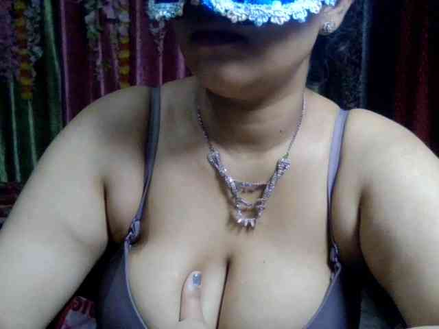 Naughtyladki webcam