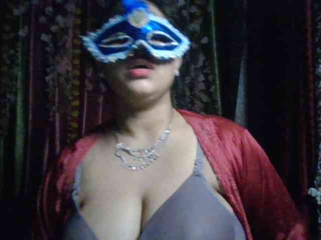 Naughtyladki webcam