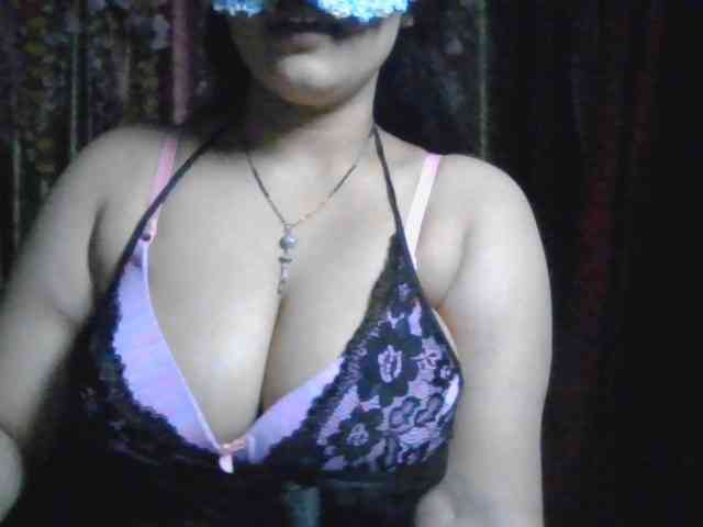 Naughtyladki webcam