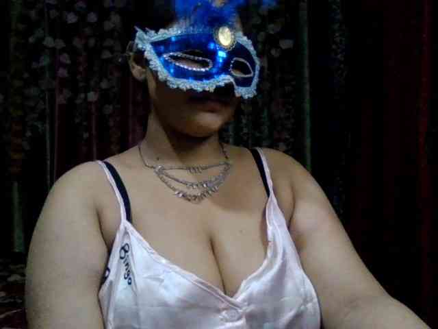 Naughtyladki webcam
