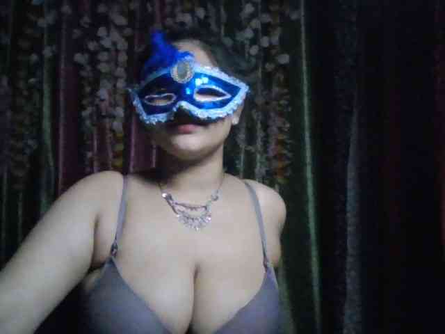 Naughtyladki webcam