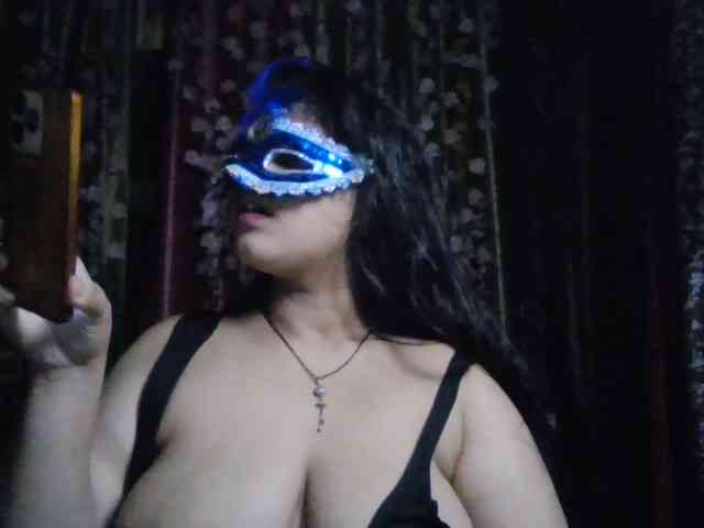 Naughtyladki webcam