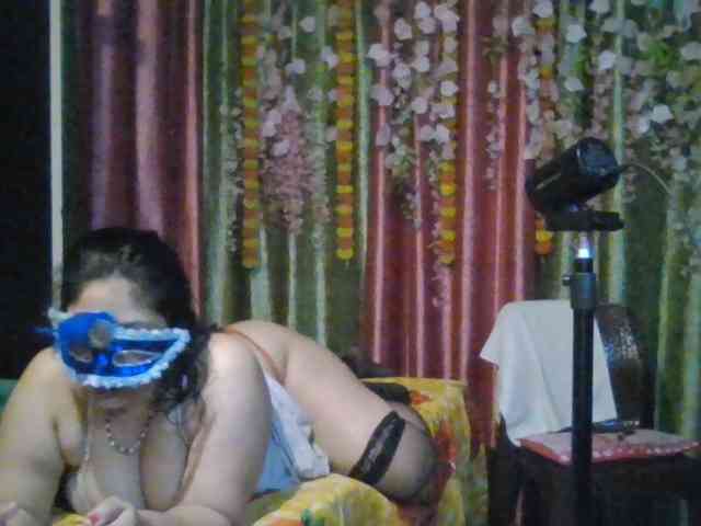 Naughtyladki webcam