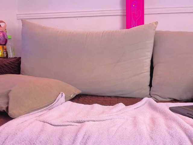 Daisy-Price live cam preview