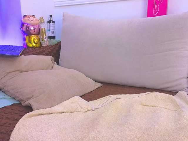 Daisy-Price live webcam show