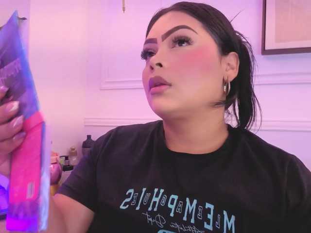 Daisy-Price, en directo ahora en BongaCams