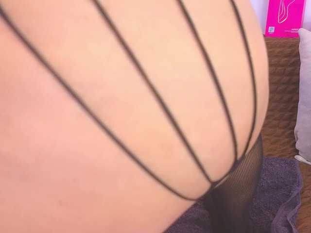 Daisy-Price live webcam show