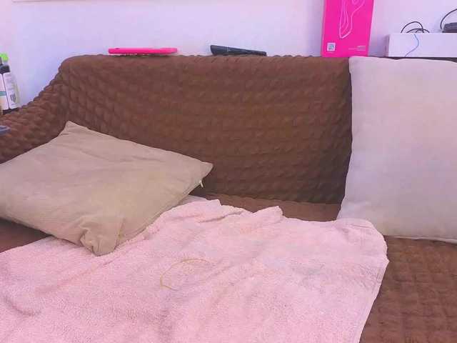Daisy-Price live webcam show