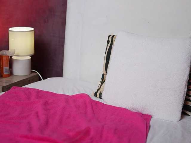 EmmaDallas live webcam show