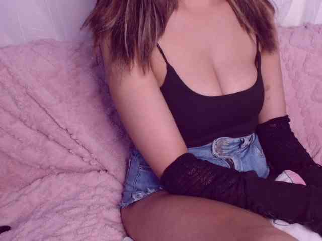 Model: laceyy