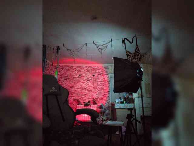 alienkaa Sex Cam Show