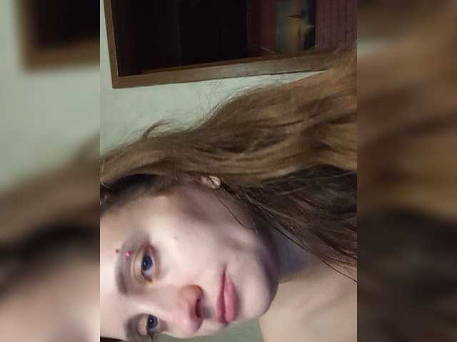 Lostcherry8 live cam preview