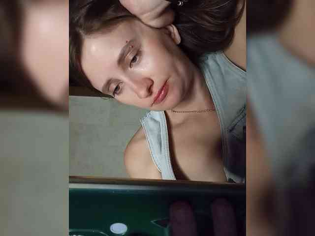 Lostcherry8 webcam