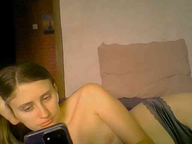 Lostcherry8 webcam