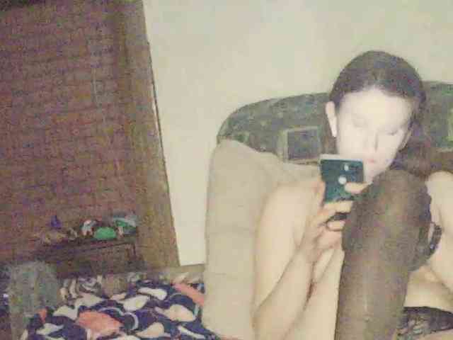 Lostcherry8 webcam