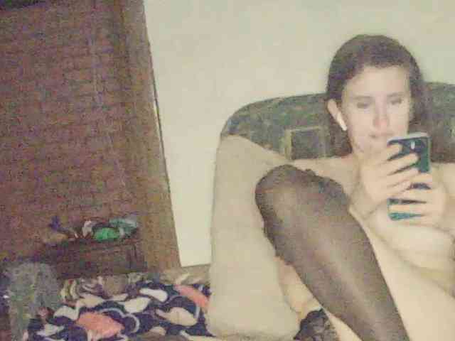 Lostcherry8 webcam
