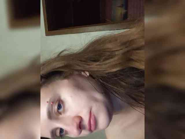 Lostcherry8 webcam