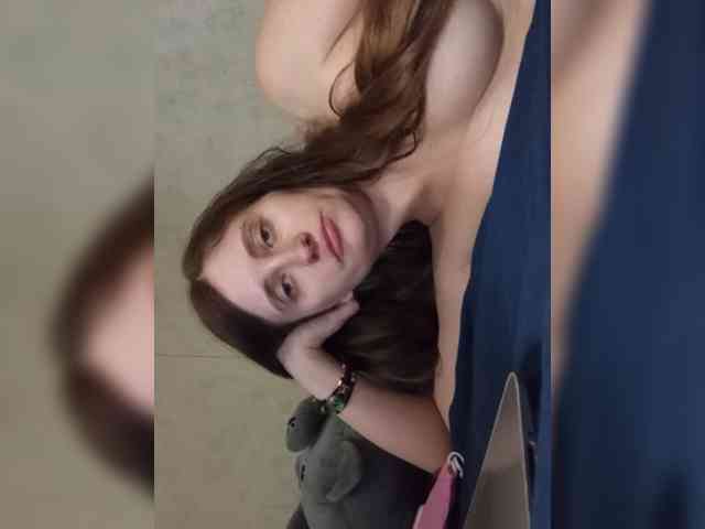 Lostcherry8 webcam