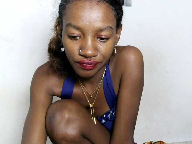 Hemreyi live cam on BongaCams