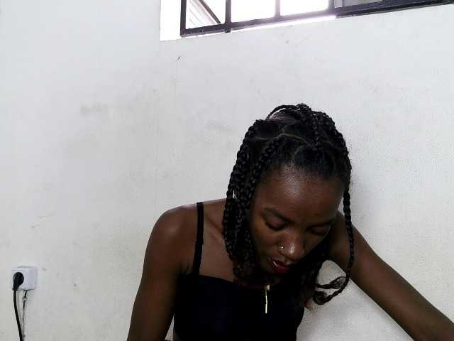 Hemreyi live cam on BongaCams