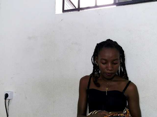 Hemreyi live cam on BongaCams