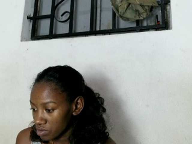 Hemreyi live cam on BongaCams