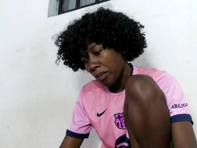 Hemreyi live cam on BongaCams