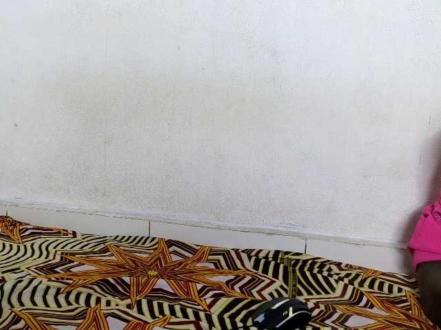 Hemreyi live cam on BongaCams
