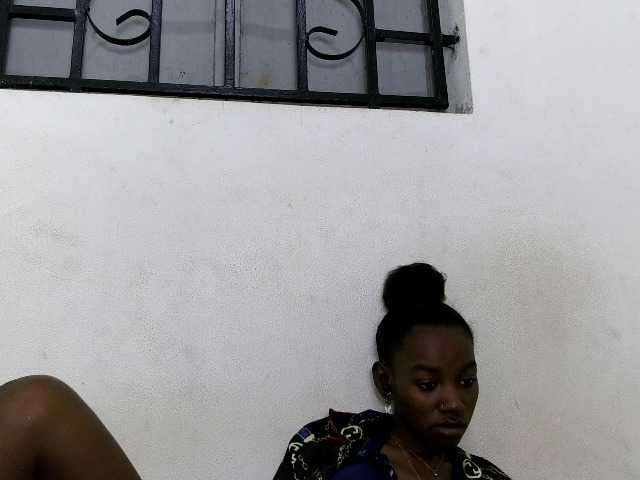 Hemreyi live cam on BongaCams
