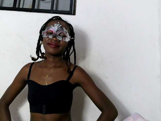Hemreyi live cam on BongaCams