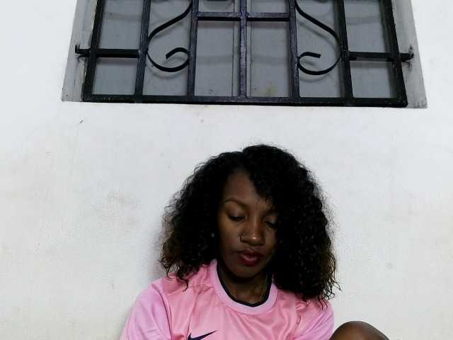 Hemreyi live cam on BongaCams
