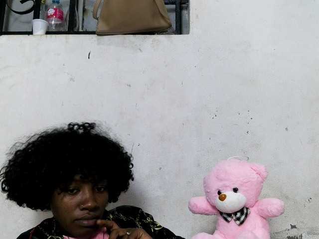 Hemreyi live cam on BongaCams