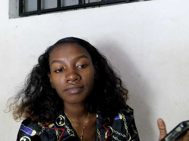 Hemreyi live cam on BongaCams