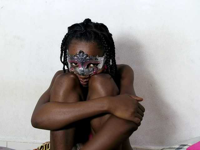 Hemreyi live cam on BongaCams