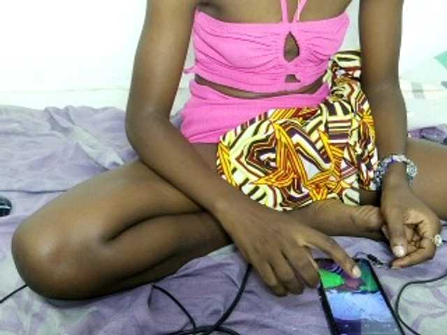 Hemreyi live cam on BongaCams