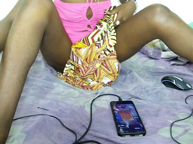 Hemreyi live cam on BongaCams