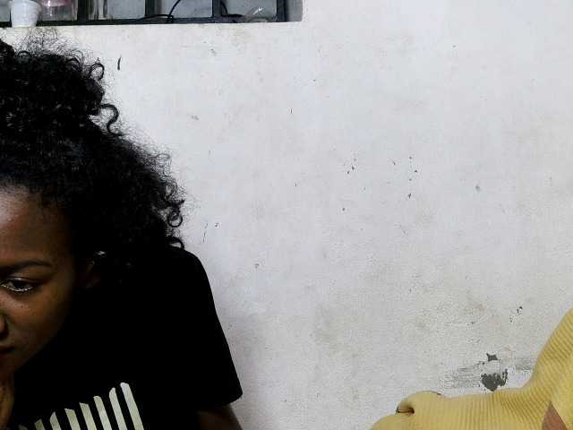 Hemreyi live cam on BongaCams