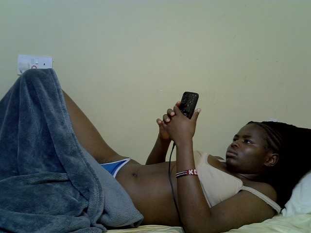 curvy-corazon live cam on BongaCams