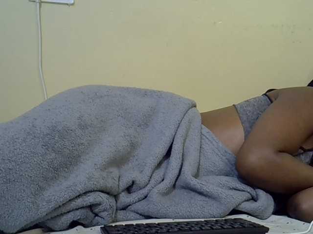curvy-corazon live cam on BongaCams