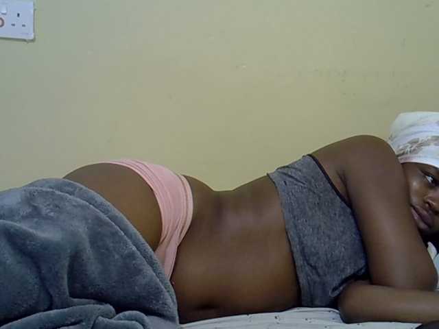 curvy-corazon live cam