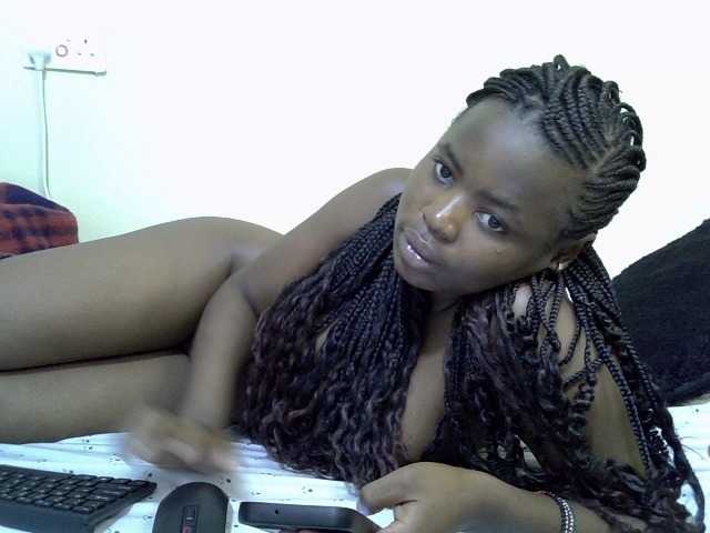 curvy-corazon live cam on