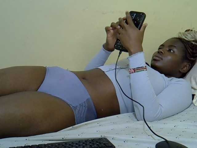 curvy-corazon live cam on UnifiedCams