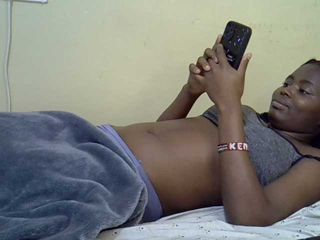 curvy-corazon live cam preview