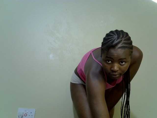 curvy-corazon live cam on BongaCams