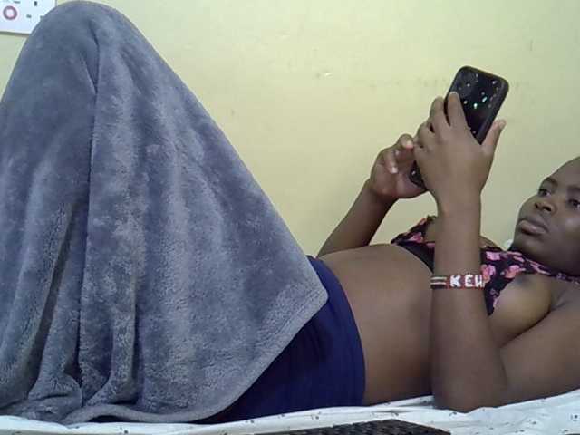 curvy-corazon live cam preview