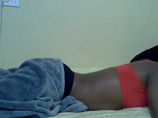 curvy-corazon live cam on BongaCams