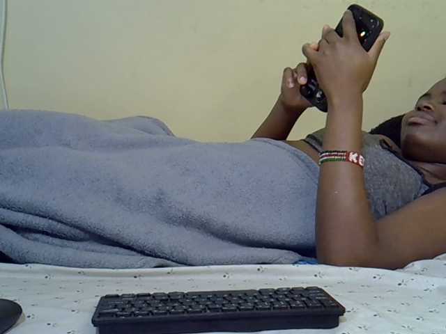 curvy-corazon live cam on BongaCams